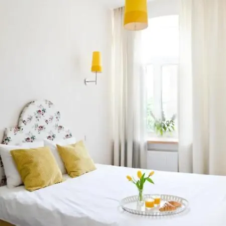 Apartment Bright In Old Town By Urban Rent Wilna